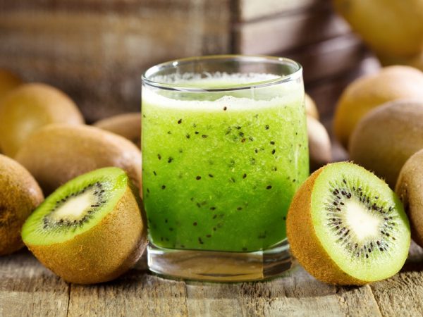 Amazing-Kiwi-Juice-Benefits-For-Health-Hair-Skin